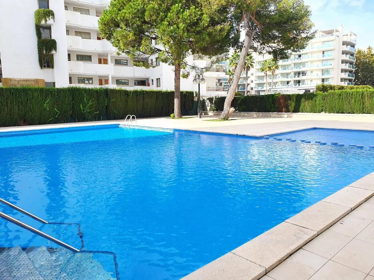 Apartamento SALOU,Carrer de París, playa centro. Piscina.