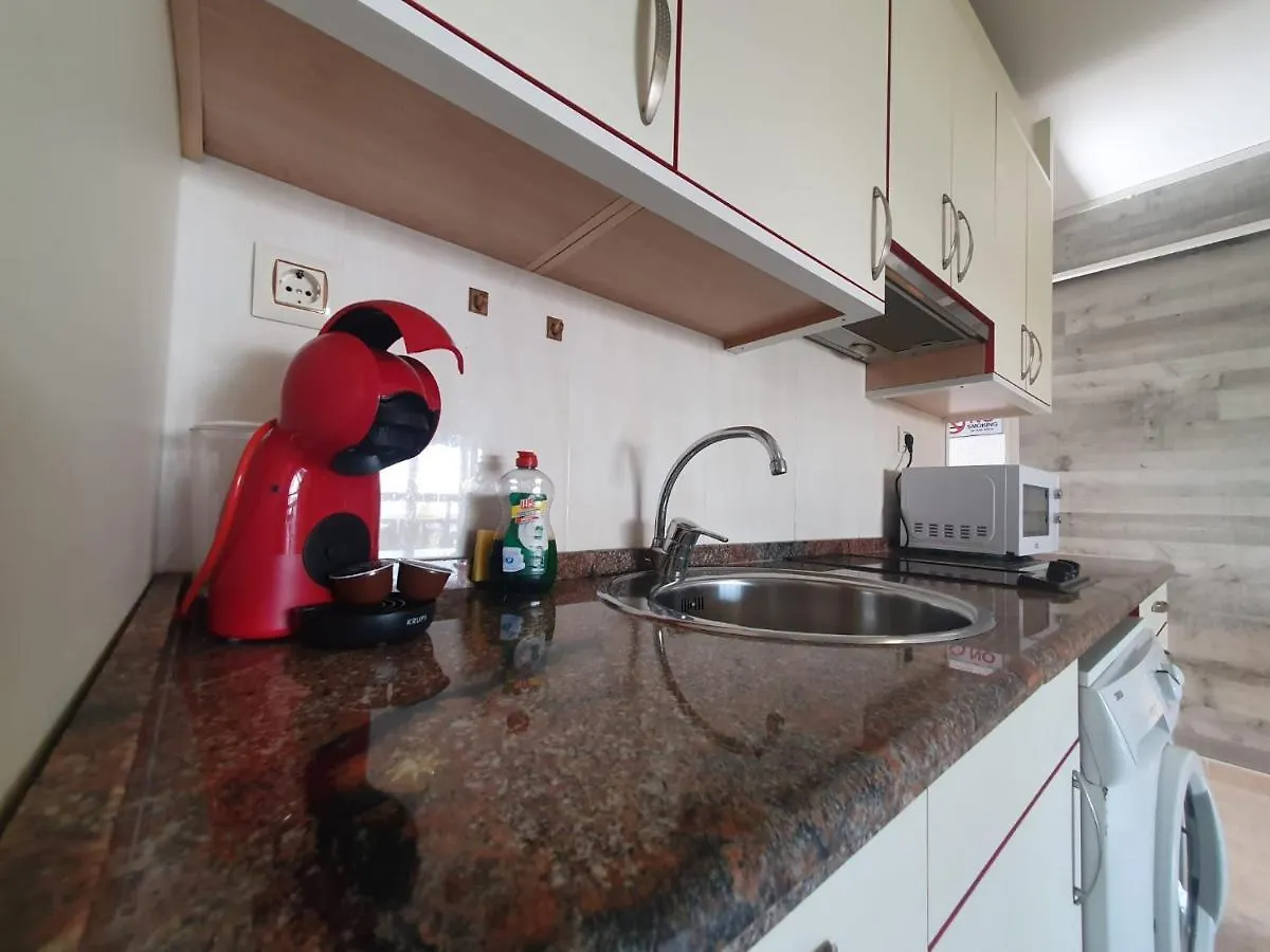 Apartamento SALOU,Carrer de París, playa centro. Piscina.