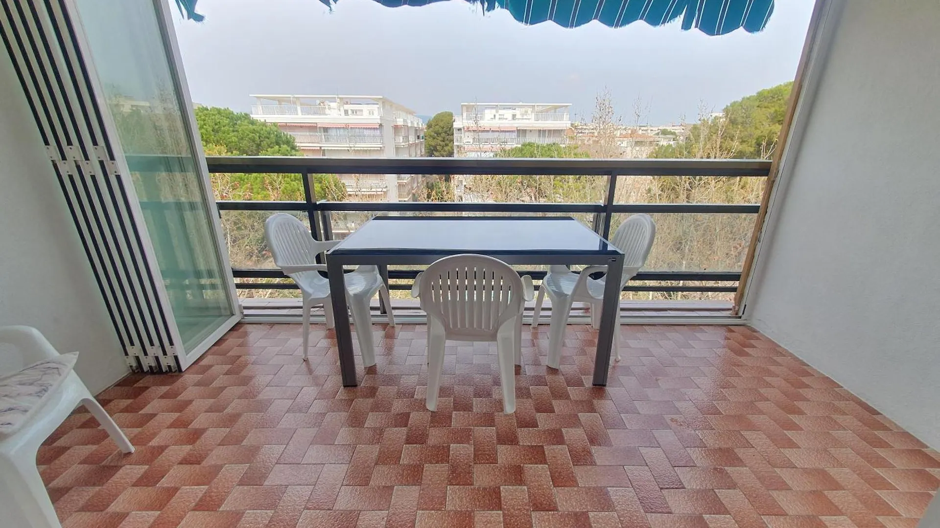 Apartamento SALOU,Carrer de París, playa centro. Piscina.  Salou